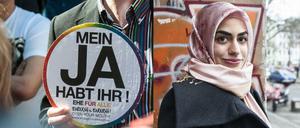 Wie steht die Berliner Koalition zur Ehe für alle? Darf Betül Ulusoy ihr Referendariat im Rathaus Neukölln absolvieren? Um diese Fragen geht es am Dienstag.