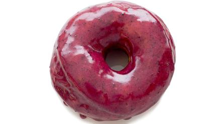 Blaubeer-Bourbon-Basilikum-Donut aus der Blue Star-Patisserie in Portland.