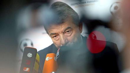 Will nicht länger als Lavierer dastehen: DFB-Präsident Wolfgang Niersbach.