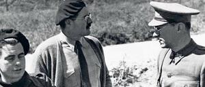 Kampfgefährten. Ernest Hemingway (Mitte) mit Joris Ivens (li.) und Ludwig Renn (re.) im Spanischen Bürgerkrieg.