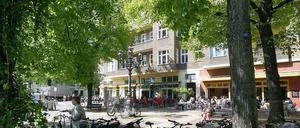 Wer am Stuttgarter Platz keinen Parkplatz oder sein Auto nicht mehr findet, der kommt per Fahrrad und wartet im Café auf den frühen Feierabend. 