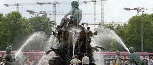 Neues am Neptunbrunnen vor dem Roten Rathaus. Bürger sollen über die Historische Mitter Berlins diskutieren.