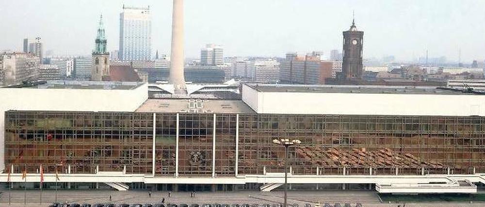 Schoko-Eis und Disko-Cola. Der Palast der Republik ist nur noch ein Erinnerungsraum für Ost-Berliner.