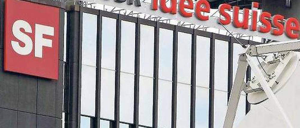 Ein System. Die Schweizerische Radio- und Fernsehgesellschaft finanziert sich wie ARD und ZDF über Gebühren. Foto: imago