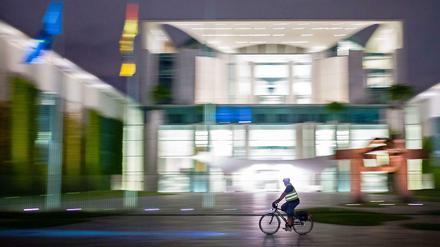 Verschwommene Konturen: Zwischen dem Bundesnachrichtendienst und der Abteilung VI des Bundeskanzleramts, die den Dienst eigentlich steuern und kontrollieren soll, gibt es einen regen Personalaustausch.