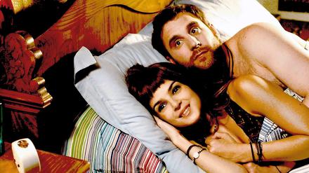 Sie kriegen sich. Amaia (Clara Lago) und Rafa (Dani Rovira).