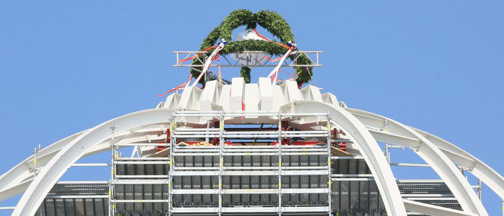 Die Kuppel mit Richtkrone des Berliner Stadtschlosses.