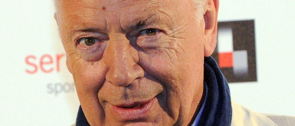 Die letzten ihrer Art? Der am Montag gestorbene Paul Sahner (im Bild) und Michael Graeter standen beziehungsweise stehen für den Beruf des Klatschreporters. Der Bedarf an Klatsch nimmt nicht ab, das zeigt ein gutes Dutzend neuer People-Magazine an den Kiosken.