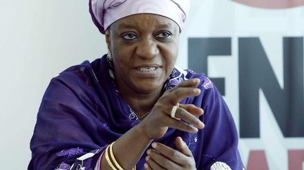 Die UN-Gesandte Sainab Bangura hat die Dschihadistenmiliz Islamischer Staat (IS) für die massenhafte Versklavung von Frauen und Mädchen verantwortlich gemacht, die "zum Preis einer Zigarettenschachtel" verkauft würden.