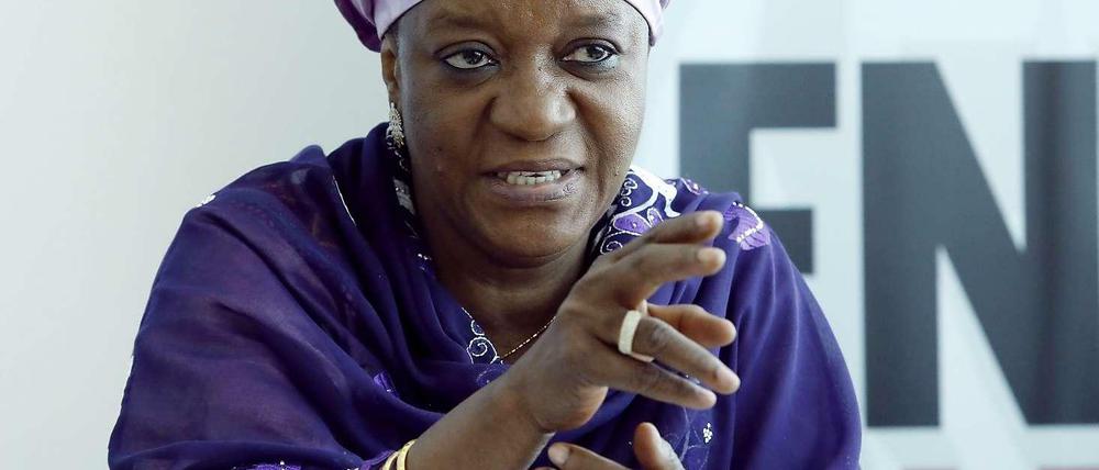 Die UN-Gesandte Sainab Bangura hat die Dschihadistenmiliz Islamischer Staat (IS) für die massenhafte Versklavung von Frauen und Mädchen verantwortlich gemacht, die "zum Preis einer Zigarettenschachtel" verkauft würden. 