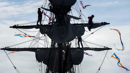 Mit seinem Segelschiff, der Discovery, versuchte Henry Hudson die Nordwestpassage zu finden. Er wurde Namensgeber der Hudson's Bay und der mächtigen Hudson's Bay Company. 