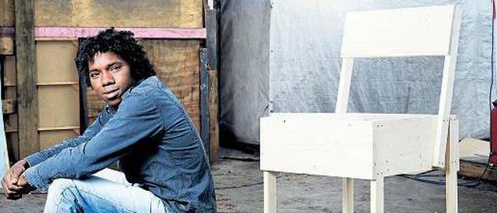 Im Berliner Projekt Cucula bauen Flüchtlinge Möbel und lernen Deutsch. Auch andere Betriebe aus der Hauptstadt werden aktiv: „Arrivo“ heißt ihre Initiative, die Asylsuchenden Praktika und im Anschluss Ausbildungsplätze vermittelt.