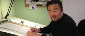 Im Atelier: Michael Cho an seinem Arbeitsplatz im Keller des Hauses in Toronto, das er mit seiner Familie bewohnt.