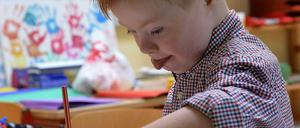 Aufregender erster Schultag. Kinder mit und ohne Behinderung können erfolgreich gemeinsam lernen, wenn die Rahmenbedingungen stimmen.