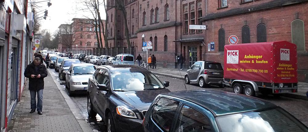 Stauamt Kreuzberg: Die Kfz-Zulassungsstelle in der Jüterboger Straße.