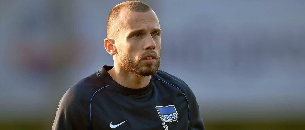 Weiterhin im Hertha-Dress? John Heitinga will zu Ajax Amsterdam wechseln, doch der angebotene Vertrag entspricht anscheinend nicht seinen Vorstellungen.