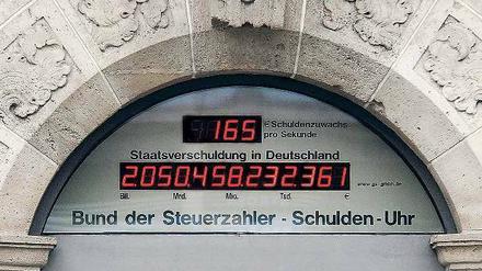 Die Schuldenuhr des Steuerzahlerbundes.