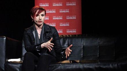 Die britische Autorin und Feministin Laurie Penny.