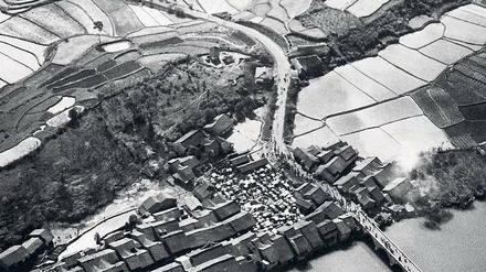 Markttag in einem Dorf in Süd-Hunan, fotografiert von Wulf-Diether Graf zu Castell-Rüdenhausen in den 30er Jahren