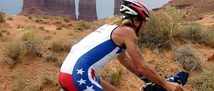 Achim Heukemes aus Hagnau (Bodensee) fährt mit dem Rad quer durch die USA, aufgenommen am 12.07.2011 in Utah. Der 63-Jährige startet an der US-Westküste bei einem der härtesten Radrennen der Welt.