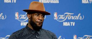 Unvollendet mit Hut: LeBron James ist enttäuscht nach der Finalniederlage mit Cleveland gegen Golden State.