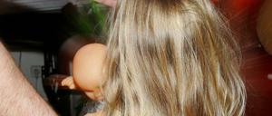 In Augsburg ist ein Kinderarzt angeklagt. Er soll mehrere Kinder sexuell Missbraucht haben. 