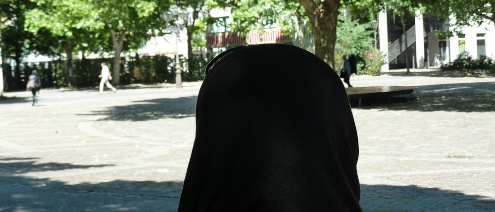 Kopftugträgerinnen sind oft neugierigen Blicken ausgesetzt.