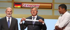 Und der Gegner ist: Spanien. Außerdem trifft die deutsche Mannschaft bei der EM auf Schweden und Slowenien.