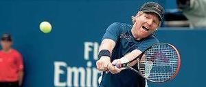 Einprägsame Technik. Der Spielstil von Jim Courier hat Wiedererkennungswert. Am nächsten Wochenende tritt er damit in Berlin auf. 
