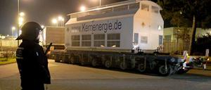 Garantiert umstritten. Ein Castor-Transport trifft in Gorleben ein. Das Foto stammt von 2011. Es dürfte wohl der letzte Transport gewesen sein, der im zentralen Zwischenlager im Wendland angekommen ist.