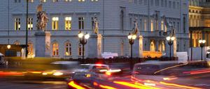 Unter den Linden 1. Eine der bekannten Ecken der Stadt.