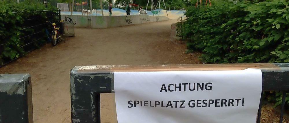 Betreten verboten: Der Spielplatz Weinbergsweg musste am Donnerstag wegen Rasierklingen gesperrt werden.