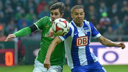 Keine ganz so gute Zeit war es. Marcel Ndjeng (rechts) im Hertha-Trikot.