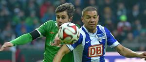 Keine ganz so gute Zeit war es. Marcel Ndjeng (rechts) im Hertha-Trikot.