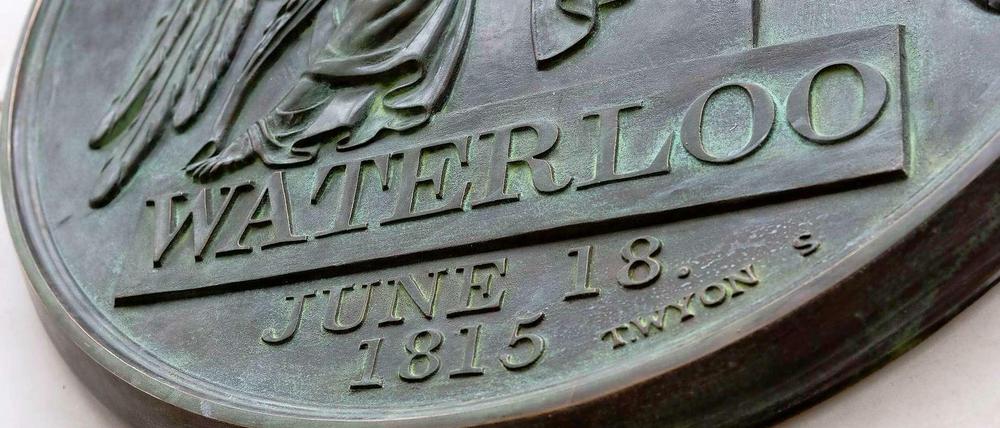 Plakette in der Londoner Waterloo Station zum 200. Jahrestag der Schlacht von Waterloo.