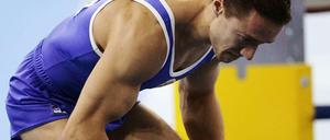 Schwachstelle. Der russische Turner Nikolai Krjukow verletzte sich bei der Weltmeisterschaft 2007 in Stuttgart am Kniegelenk.