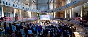 Elegante Ellipsen. Zwei übereinander liegende, leicht verschobene Ovale hat Architekt Frank Gehry für den Konzertsaal in der Akademie entworfen.