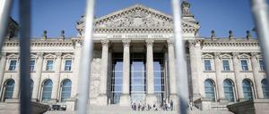Nicht jeder darf da rein - der Bundestag in Berlin