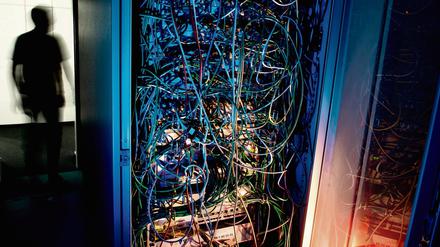 Fehler im System. Hacker sollen das Netzwerk des Bundestags angegriffen und sich Zugriff auf die E-Mail-Accounts einiger Abgeordneter verschafft haben.