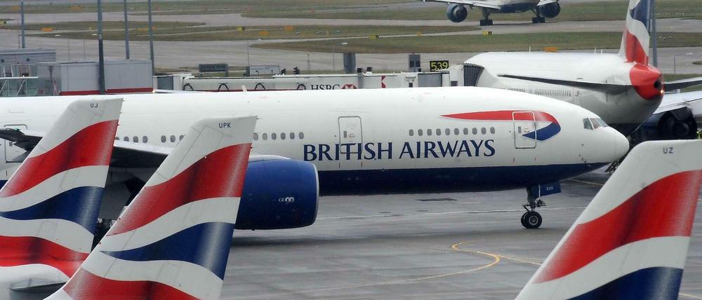 Ein Flugzeug der Fluggesellschaft British-Airways am Londoner Flughafen Heathrow.