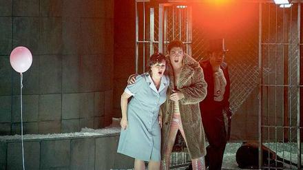 Unterkühlt. Marguerite (Krassimira Stoyanova) mit Faust (Teodor Ilicai) und Mephisto (Ildebrando D’Arcangelo).