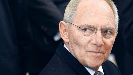 Was auf ihn zukommt. Es ist irgendwie – schicksalhaft. Das formal Größte in der Republik zu tun, Kanzler zu sein, war Wolfgang Schäuble nicht vergönnt. Aber dadrunter, daneben, gibt es nichts Kleines, ist alles Größere seins.
