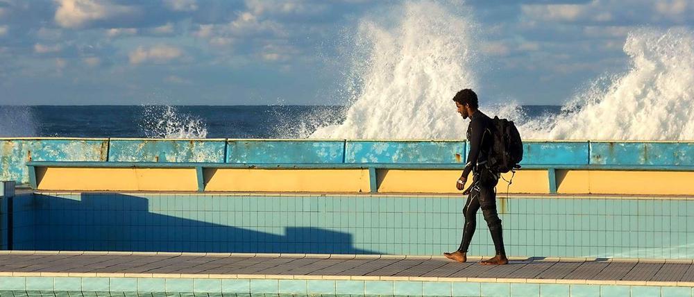 Der Surfer Fettah (Fettah Lamara) will weg aus Marokko.