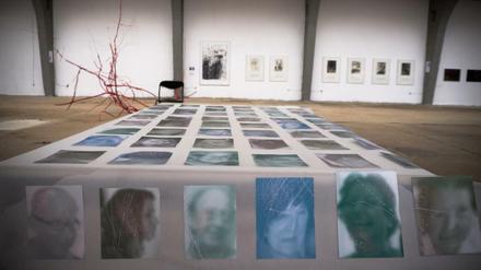 Kunstwerke in der Mendelsohnhalle in Luckenwalde.