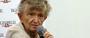 Eva Sternheim-Peters las am 23. Juni 2015 im Tagesspiegel-Salon aus ihrem Buch "Habe ich denn alleine gejubelt? Eine Jugend im Nationalsozialismus". Hier die gesamte Lesung samt Diskussion im Video.