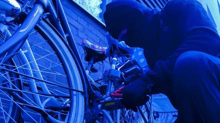 In Berlin gehören Fahrraddiebstähle zur Tagesordnung. Gerade bei teuren Rädern empfiehlt sich daher eine Versicherung.