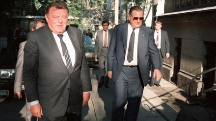 Geschäfte machen: Franz Josef Strauß (l.) und DDR Devisenbeschaffer Alexander Schalk-Golodkowski 1985 auf der Leipziger Messe.