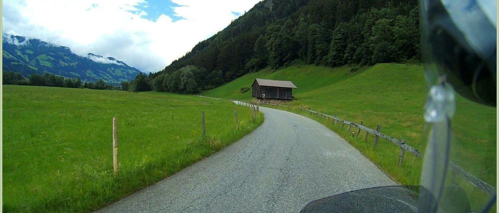Fotoqualität: Die Full-HD-Videos von Action-Cams wie der TomTom Bandit sind gestochen scharf. Zusätzlich speichert die Kamera Daten zu Tempo, Höhe, Beschleunigung und auf Wunsch sogar Puls, um die entscheidenden Momente zu markieren. 