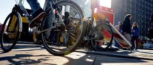 Eine ganze Nacht auf dem Fahrrad unterwegs sein. 