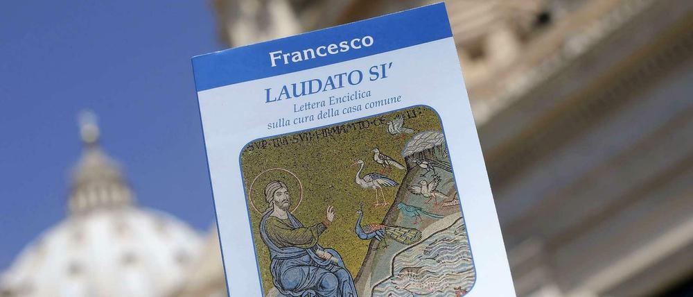Mit seiner Lehrschrift "Laudato Si'" hat Papst Franziskus die globalen Gemeinschaftsgüter wie die Atmosphäre in den Mittelpunkt der Betrachtung gestellt.